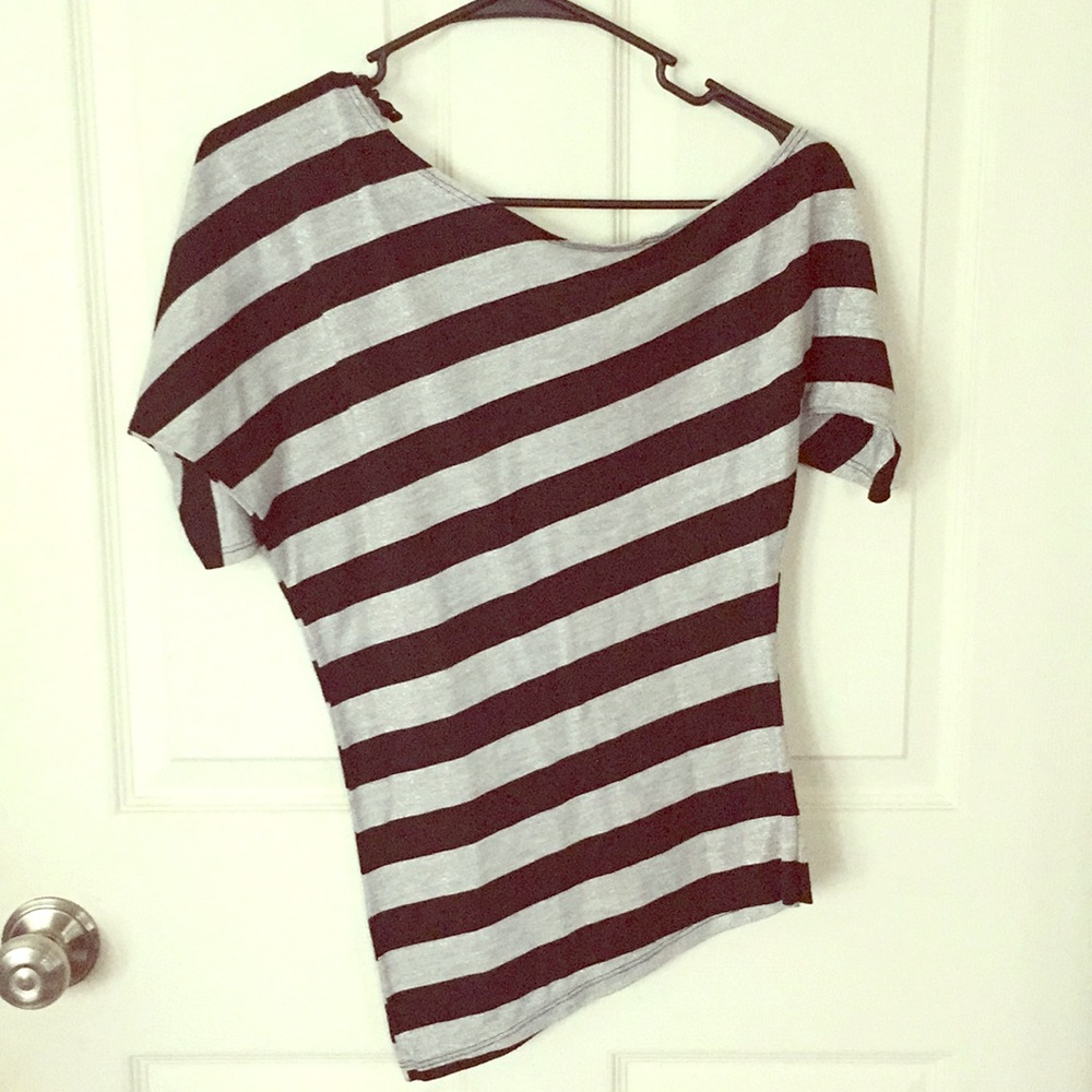 Off the shoulder top Short Sleeve